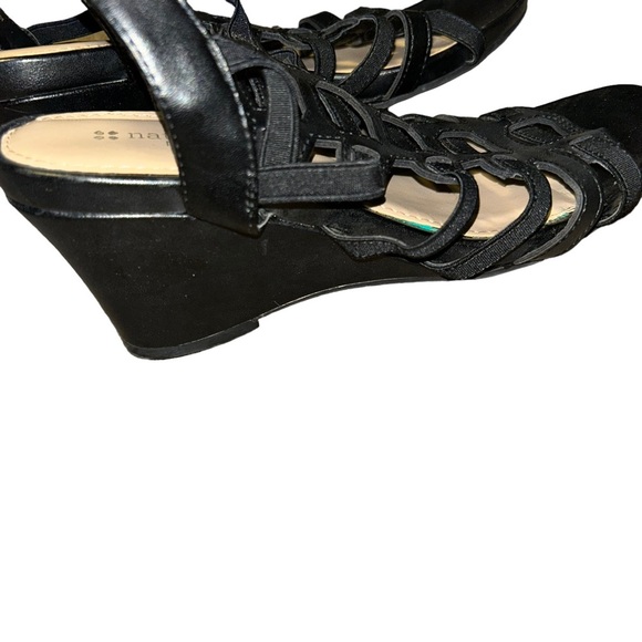 Naturalizer black strappy wedge stretch sandals size 8.5 - Picture 2 of 6